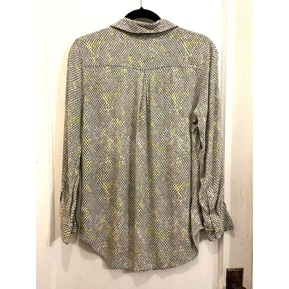 EQUIPMENT Femme Gray Yellow Snake Print Button Up Shirt Top Women's Size Large - Picture 7 of 10